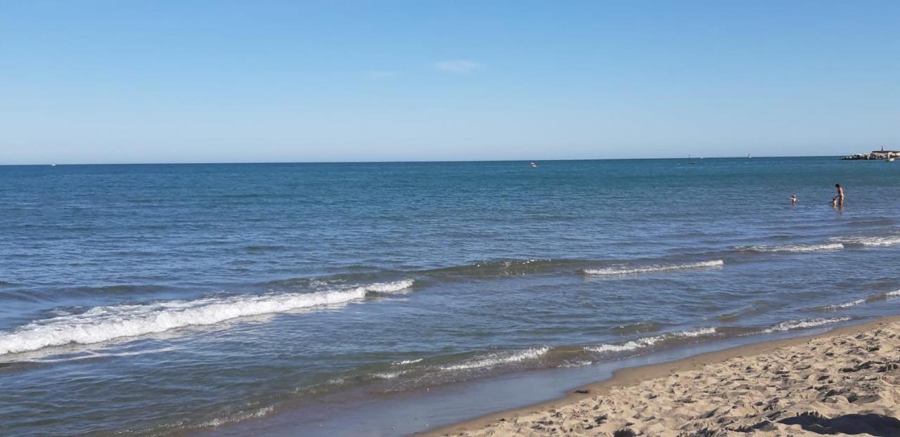 Beautiful Apartment In Third Line Beach Boliches Fuengirola Buitenkant foto