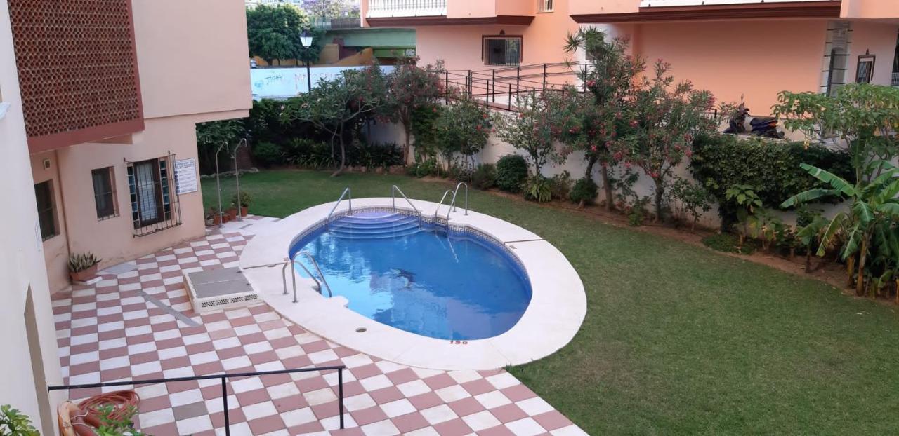 Beautiful Apartment In Third Line Beach Boliches Fuengirola Buitenkant foto