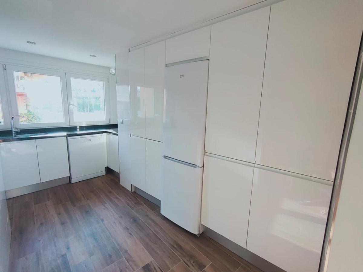 Beautiful Apartment In Third Line Beach Boliches Fuengirola Buitenkant foto