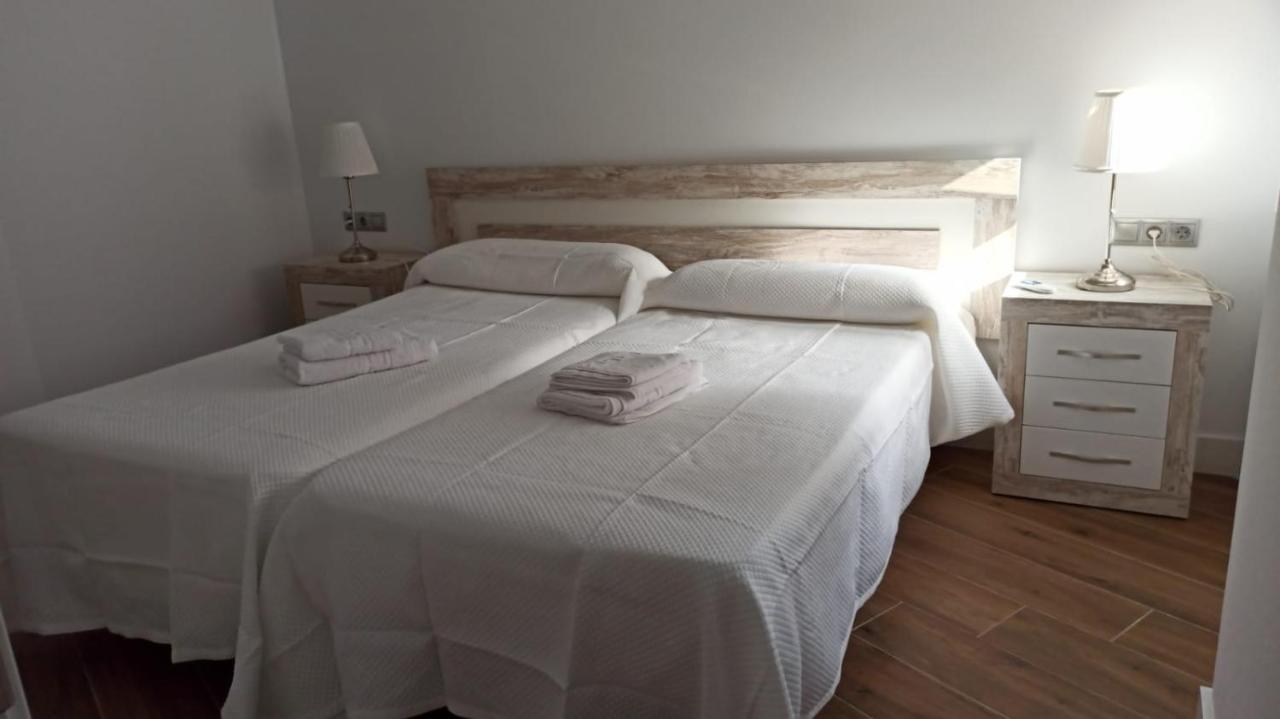 Beautiful Apartment In Third Line Beach Boliches Fuengirola Buitenkant foto