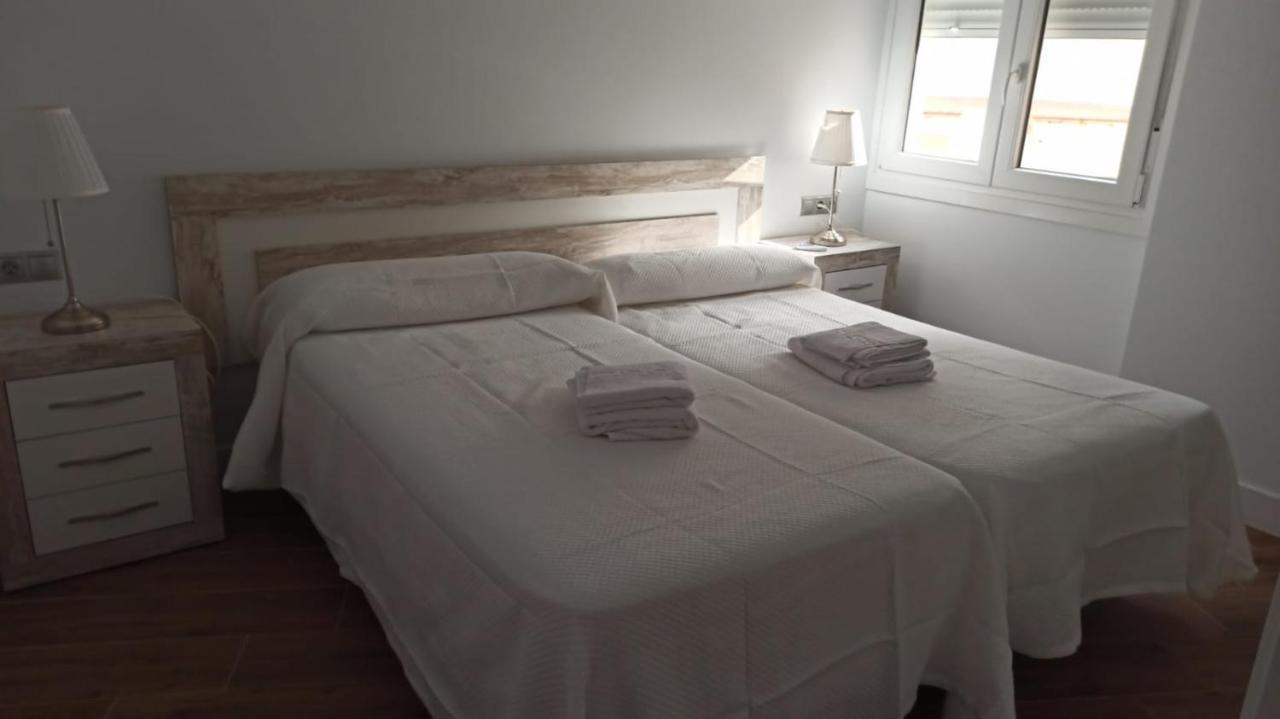 Beautiful Apartment In Third Line Beach Boliches Fuengirola Buitenkant foto