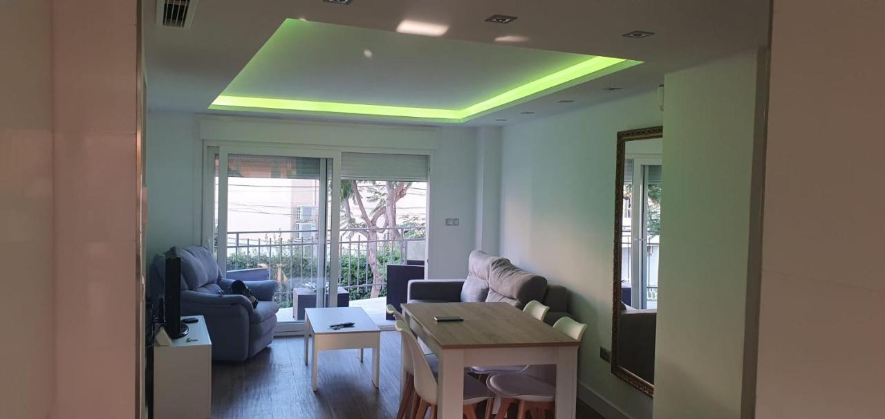 Beautiful Apartment In Third Line Beach Boliches Fuengirola Buitenkant foto