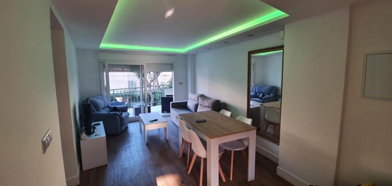 Beautiful Apartment In Third Line Beach Boliches Fuengirola Buitenkant foto