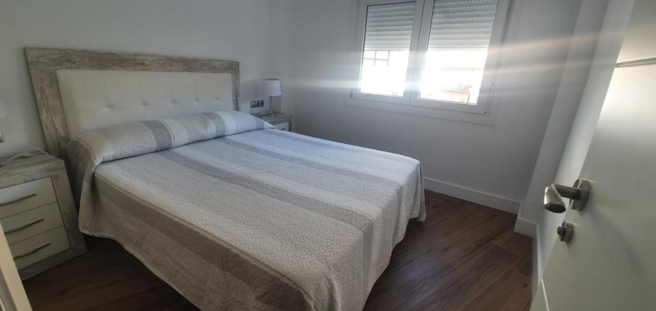 Beautiful Apartment In Third Line Beach Boliches Fuengirola Buitenkant foto