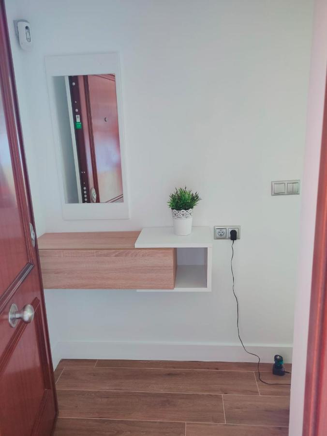 Beautiful Apartment In Third Line Beach Boliches Fuengirola Buitenkant foto