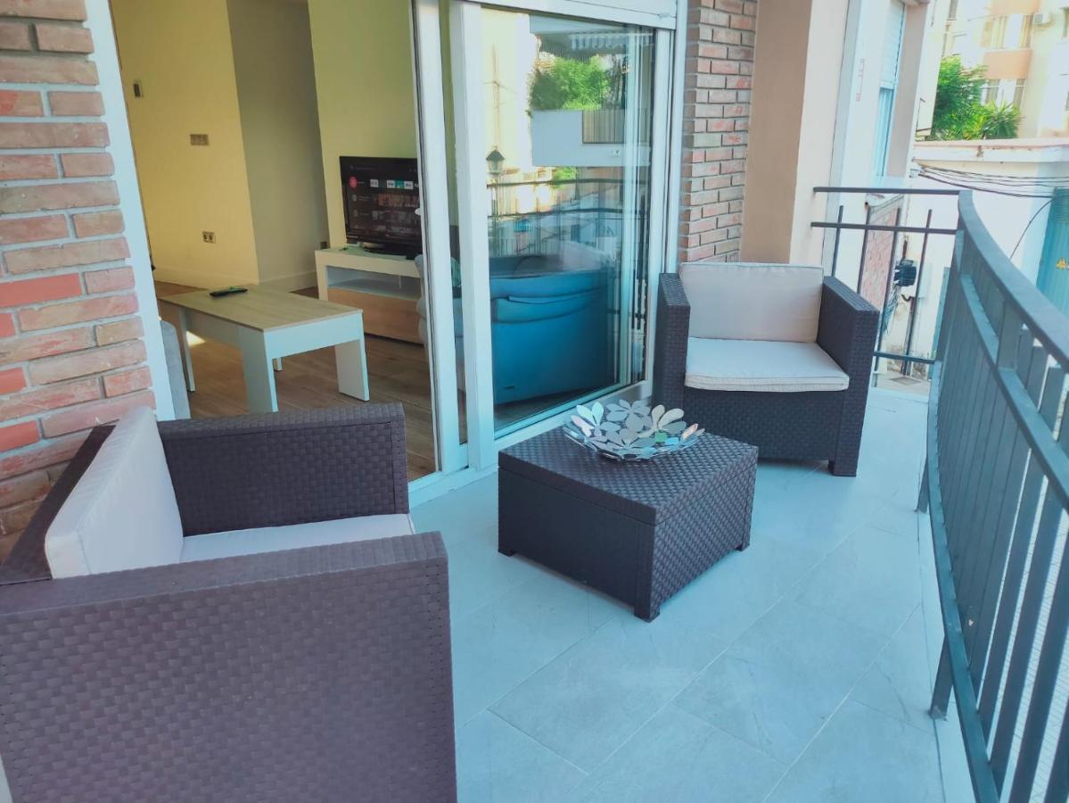 Beautiful Apartment In Third Line Beach Boliches Fuengirola Buitenkant foto
