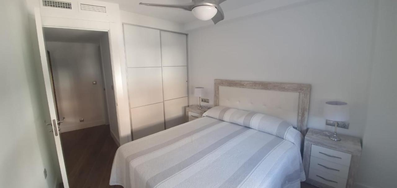 Beautiful Apartment In Third Line Beach Boliches Fuengirola Buitenkant foto