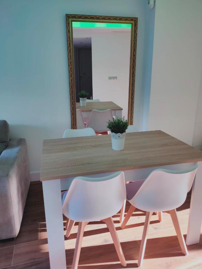 Beautiful Apartment In Third Line Beach Boliches Fuengirola Buitenkant foto