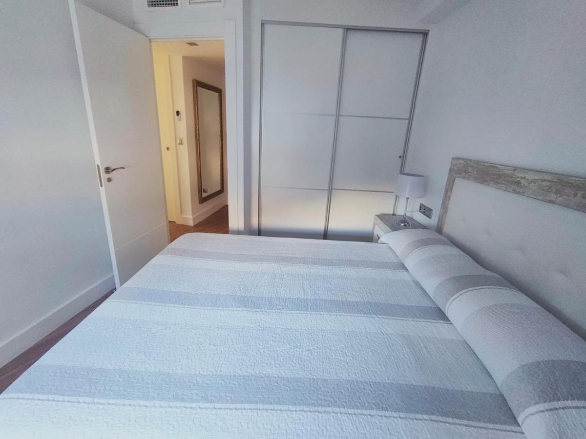 Beautiful Apartment In Third Line Beach Boliches Fuengirola Buitenkant foto
